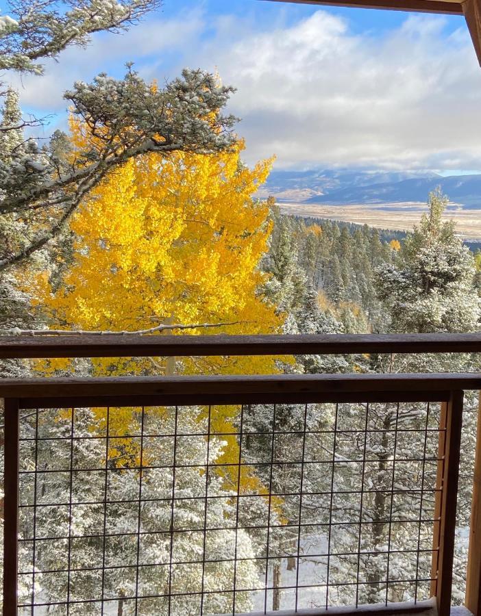 Ridgewalk Treehouse Bed and Breakfast Angel Fire Exteriör bild
