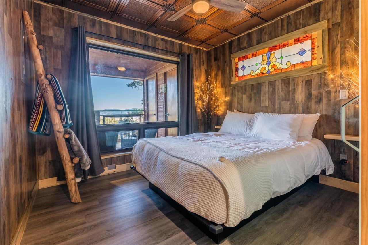 Ridgewalk Treehouse Bed and Breakfast Angel Fire Exteriör bild